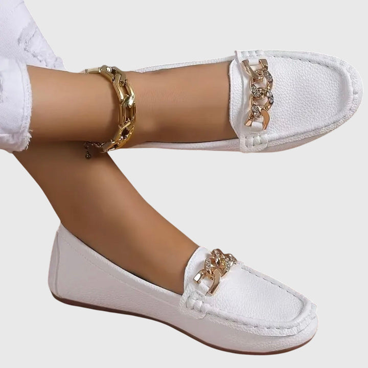 EDEN | Mocasines Planos con Hebilla de Diamantes