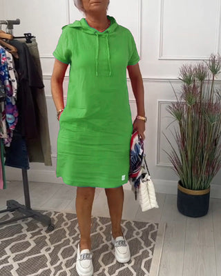 Nyla | Vestido casual de manga corta suave y cómodo con capucha