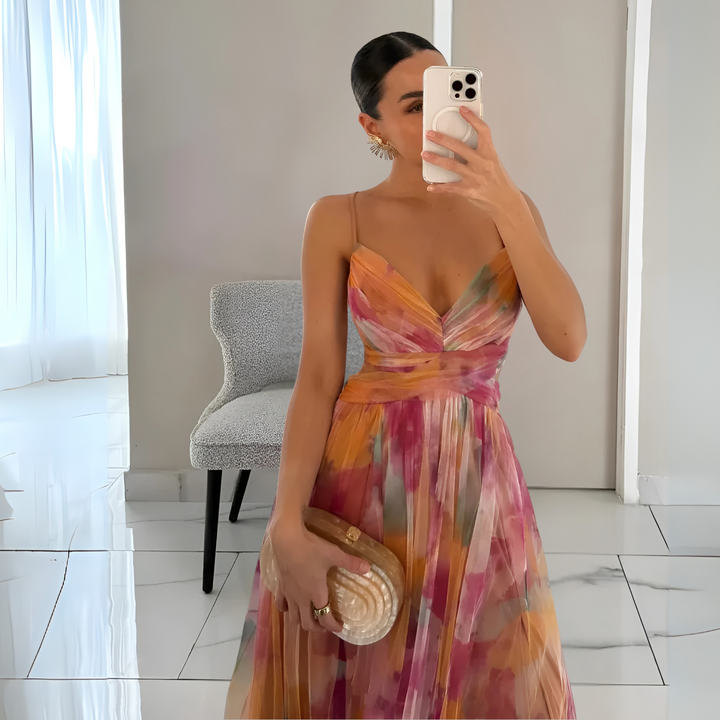 Maxi vestido con estructura en capas y espalda descubierta