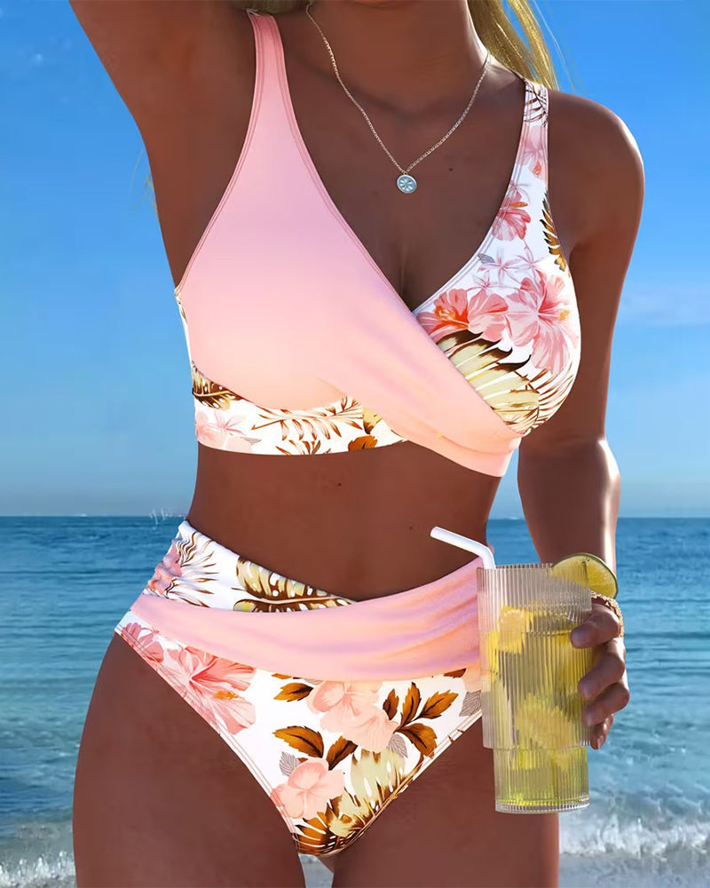 Becky Bikini con estampado floral y recortes de alto contraste