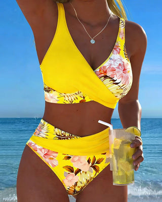 Becky Bikini con estampado floral y recortes de alto contraste