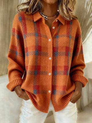 Victoria | Suéter Retro a Cuadros con Detalle de Contraste para un Look Casual