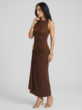 Cinthia | Vestido elegante con enganches dorados
