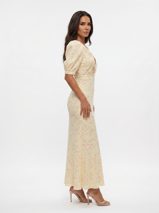 Amaia | Vestido con diseño floral y cuello en V