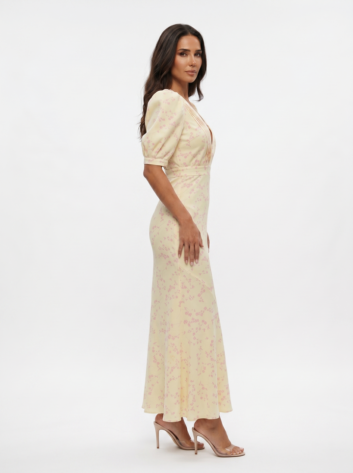 Amaia | Vestido con diseño floral y cuello en V
