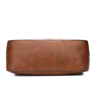 Aquí tienes opciones de título mejoradas:

- Carmela – Bolso de cuero
- Bolso de cuero Carmela
- Carmela – Bolso de cuero elegante
- Carmela – Bolso de cuero clásico
- Carmela – Bolso de cuero para mujer
- Carmela – Bolso de cuero, estilo atemporal
- Carm