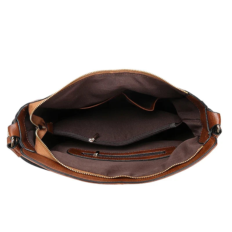 Aquí tienes opciones de título mejoradas:

- Carmela – Bolso de cuero
- Bolso de cuero Carmela
- Carmela – Bolso de cuero elegante
- Carmela – Bolso de cuero clásico
- Carmela – Bolso de cuero para mujer
- Carmela – Bolso de cuero, estilo atemporal
- Carm