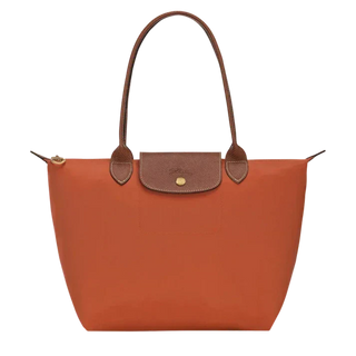 Here are some rewritten options:
- Amaia | Tote grande y versátil
- Amaia | Bolso tote de gran capacidad
- Amaia | Tote amplio y funcional
- Amaia | Bolso tote XL versátil
- Amaia | Tote shopper grande y versátil
- Amaia | Bolso tote amplio para uso diari