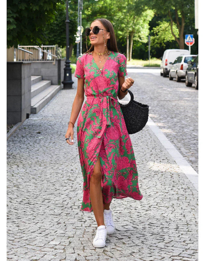Julia - Vestido elegante con escote en forma de corazón y corte modelador que realza la silueta