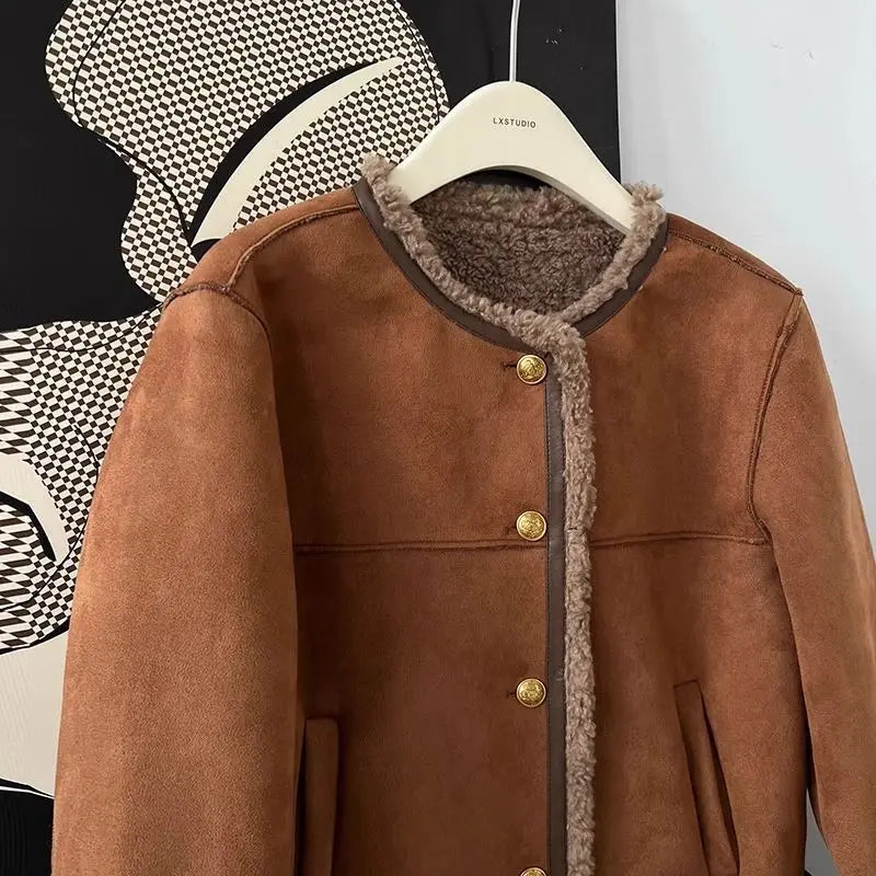 Chaqueta corta de piel sintética para mujer