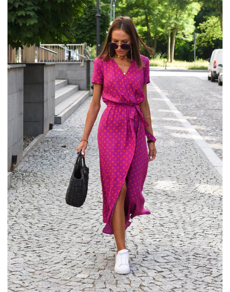 Julia - Vestido elegante con escote en forma de corazón y corte modelador que realza la silueta