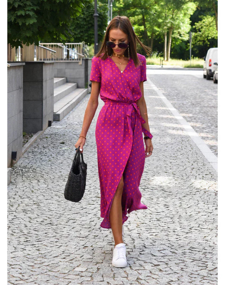 Julia - Vestido elegante con escote en forma de corazón y corte modelador que realza la silueta