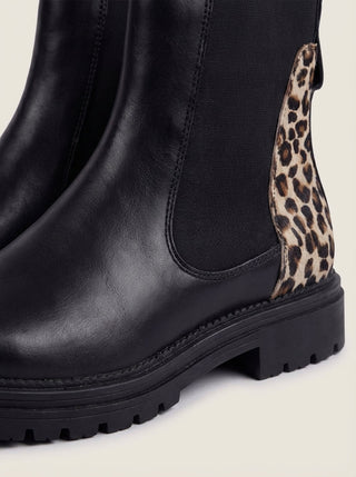 Chelsea Botas Negras – Detalle Leopardo