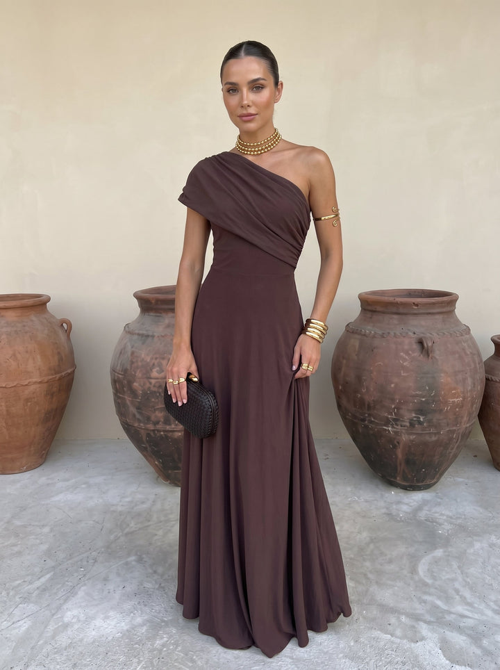 Vestido elegante sin tirantes de malla