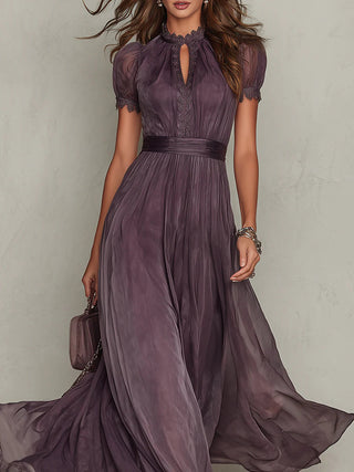 Flavia • Vestido largo morado con escote en forma de llave, borde de encaje de chiffon