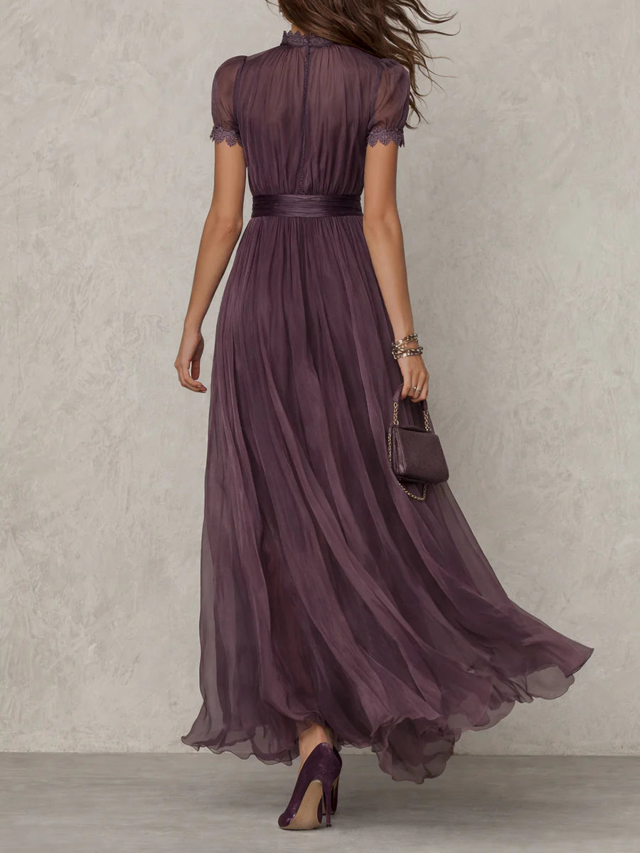 Flavia • Vestido largo morado con escote en forma de llave, borde de encaje de chiffon