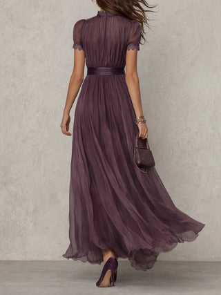 Flavia • Vestido largo morado con escote en forma de llave, borde de encaje de chiffon