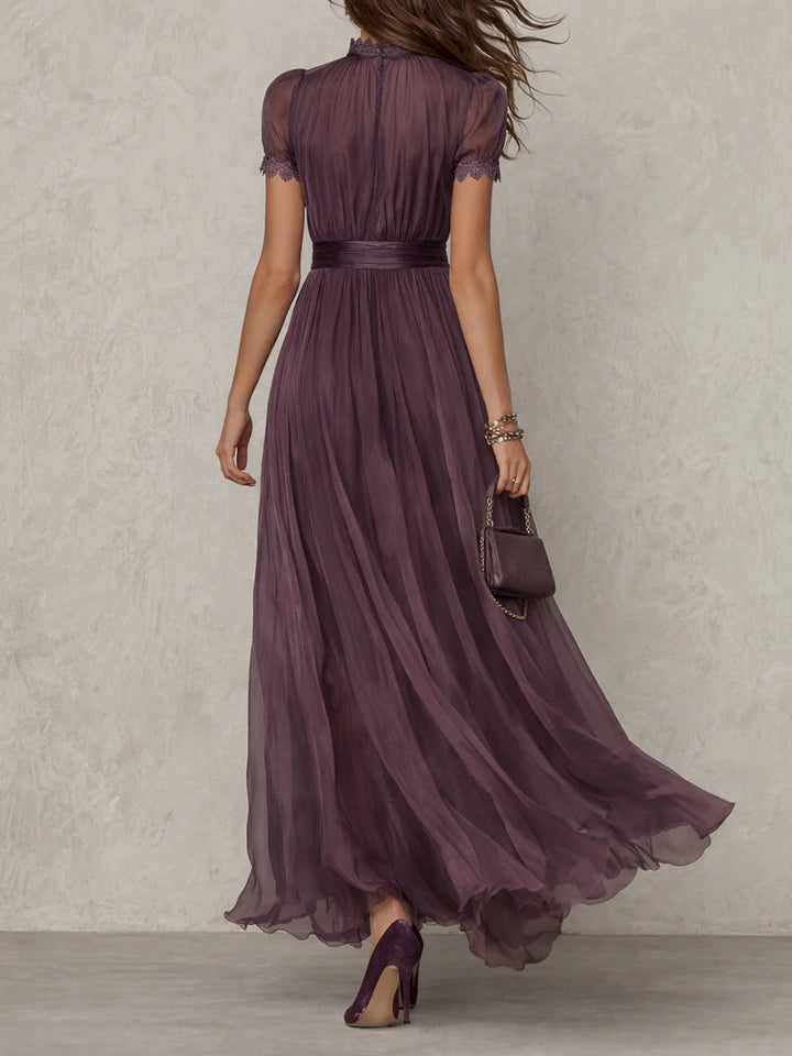 Flavia • Vestido largo morado con escote en forma de llave, borde de encaje de chiffon
