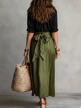 Vera – Conjunto de dos piezas: camiseta negra y falda midi verde oliva