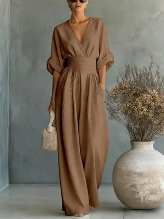 Mono elegante con escote en V y cintura alta