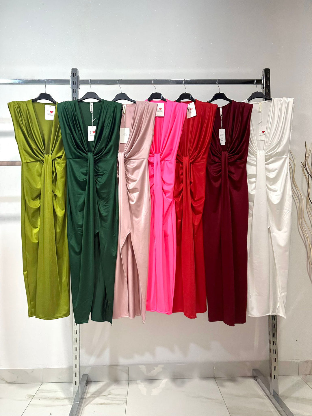 Vestido Lucía: elegante y chic, perfecto para cualquier ocasión