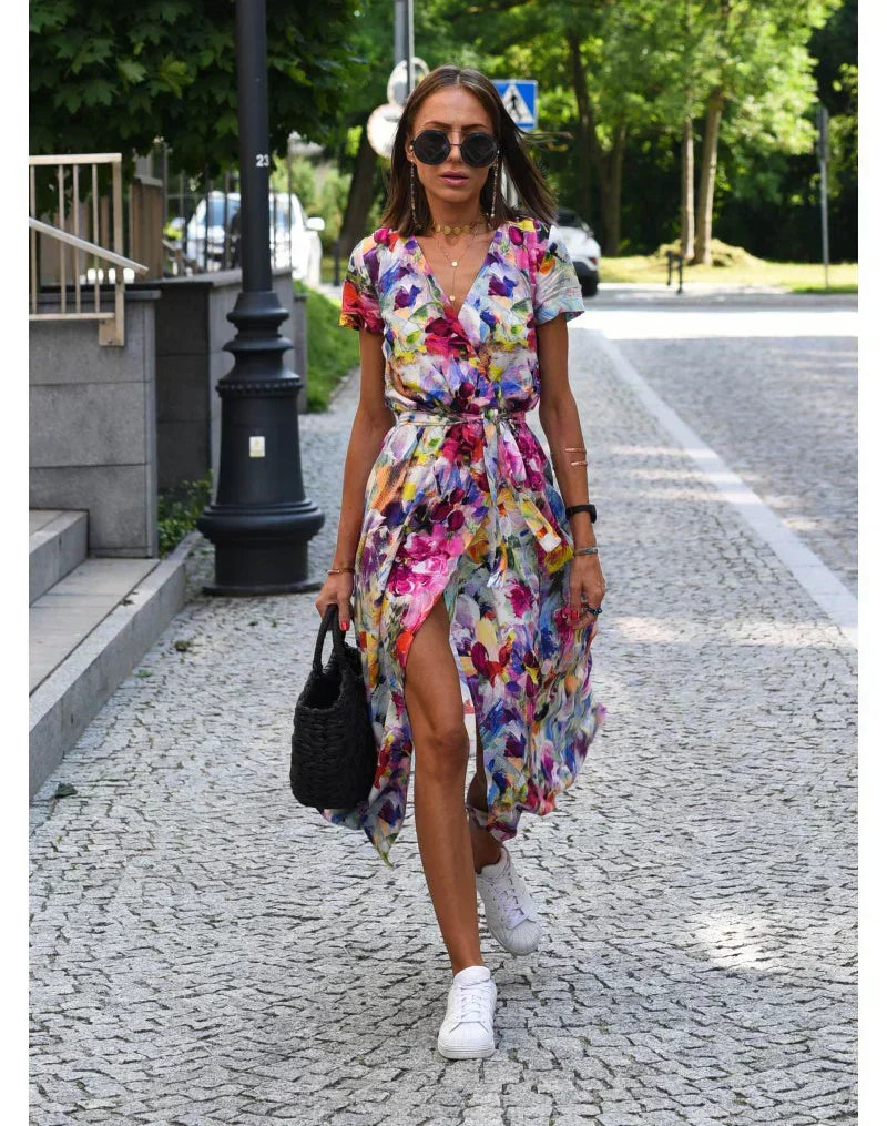 Julia - Vestido elegante con escote en forma de corazón y corte modelador que realza la silueta