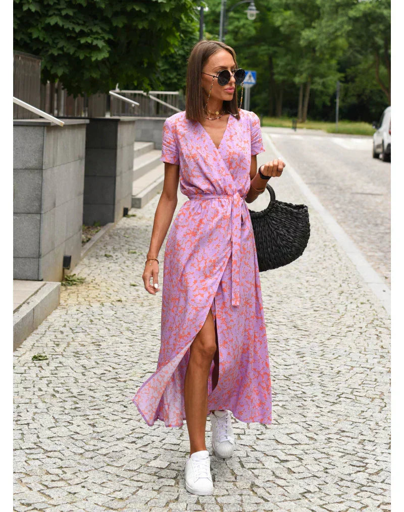 Julia - Vestido elegante con escote en forma de corazón y corte modelador que realza la silueta
